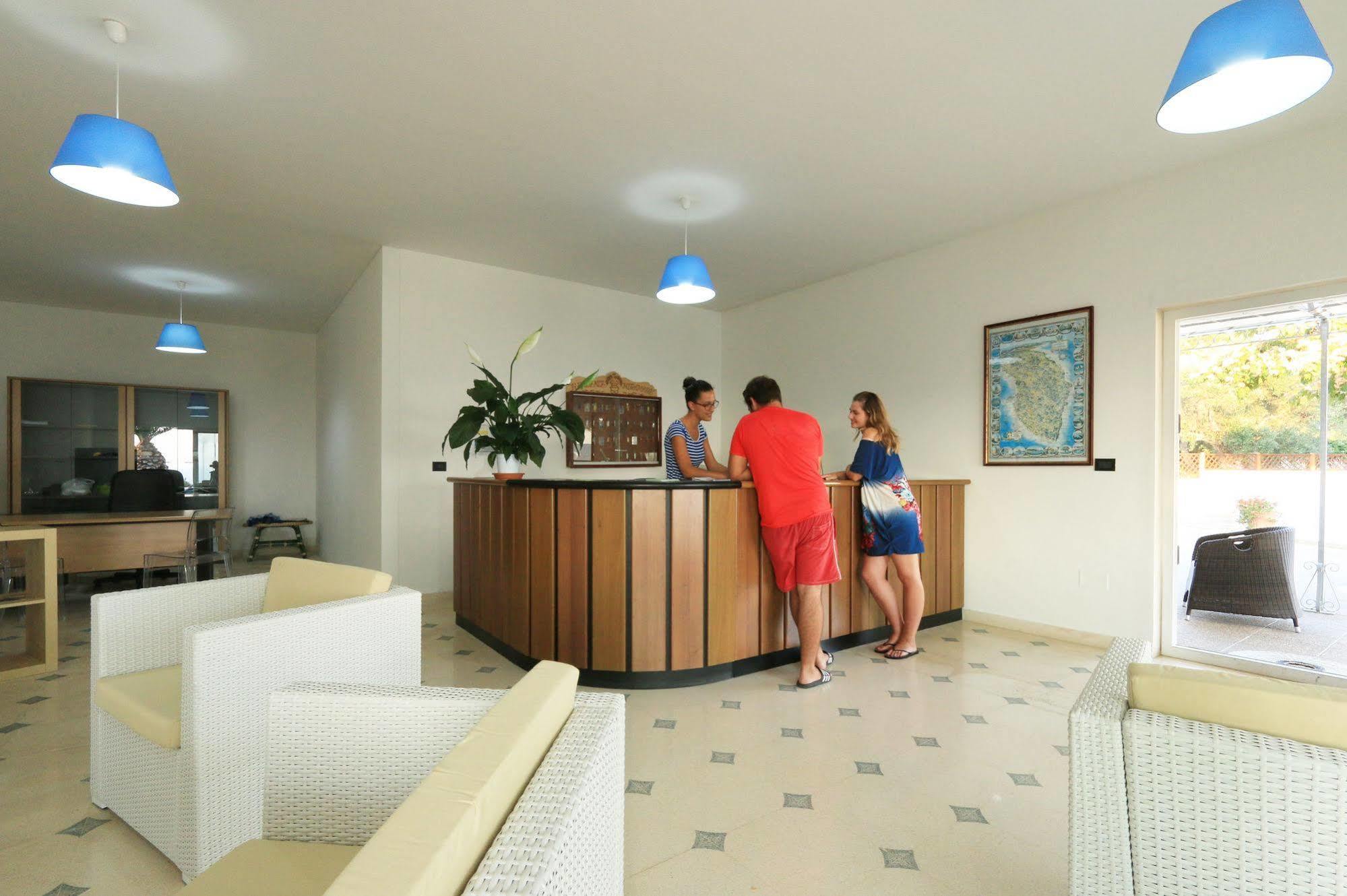 Hotel Residence Miramare Torre Vado Exterior foto